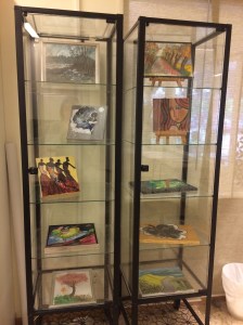 Målarskolan på IdeA har utställning i kursrummet. Välkomna 